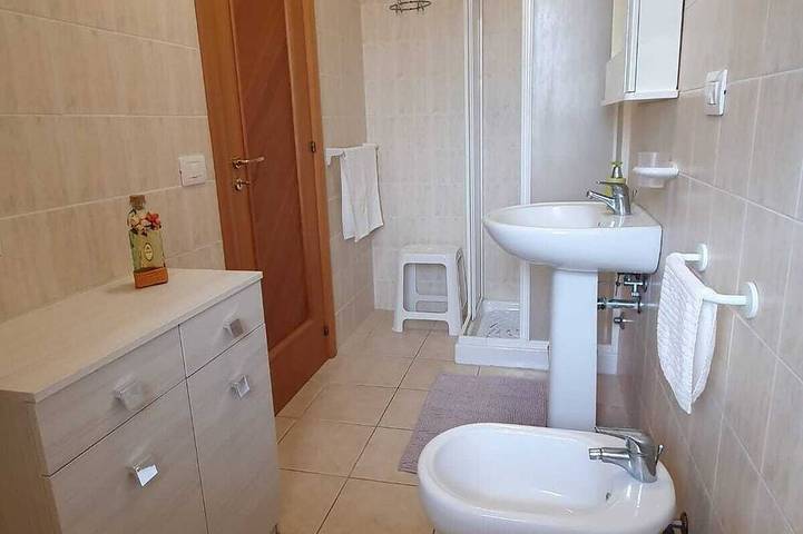 Appartamento intero, Tre appartamenti in Villa con giardino  vicino al mare in Vieste, Gargano