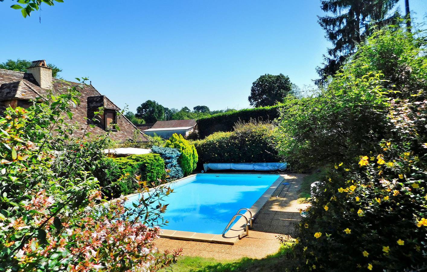 Appartement de 180 m² avec piscine, parking et cheminée in Lanquais, Périgord Pourpre