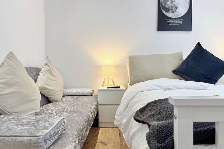 Stylish 3 bed house near city centre - Sleeps 8 in Cardiff, Cardiff und Umgebung