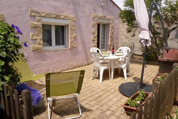 Location de vacances pour 2 personnes, avec jardin à Camplong-d'Aude