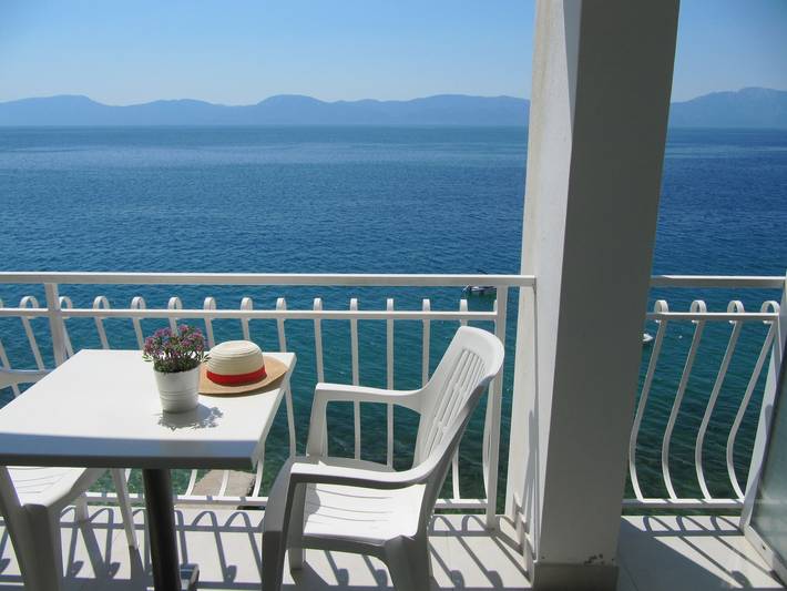 Hotel für 2 Personen, mit Terrasse und Pool in Brist - 2