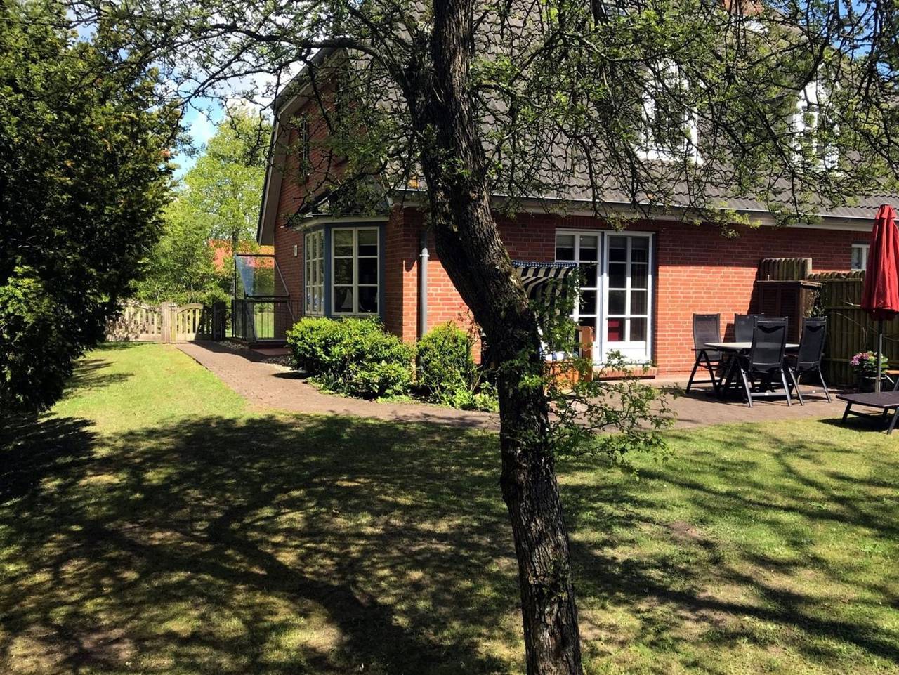 Strandstraße 77a, Haus Nordseeluft - Haushälfte mit 120m² über 3 Etagen in Wyk auf Föhr (Stadt), Wyk auf Föhr