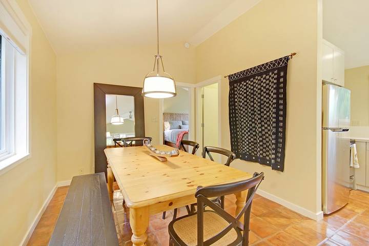 Vacation rental for 4 people, with hot tub and terrace as well as yard in Sonoma County