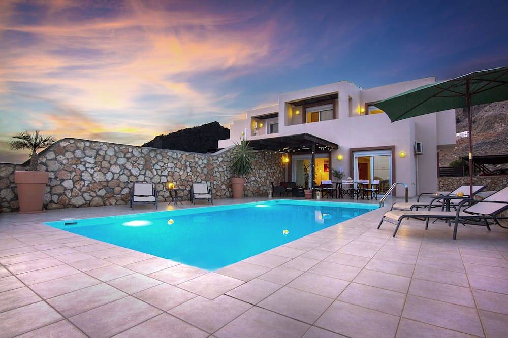 Moderne Luxus-Villa mit privatem Pool und herrlichem Meerblick in Rhodos