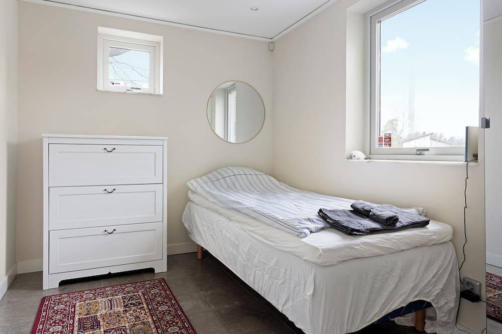 Spectacular Villa - Pool, Sauna & Magical Lake View in Lidingö, Stockholmer Schärengarten