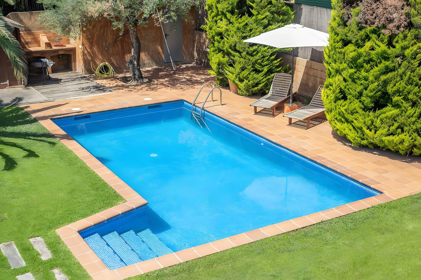 Casa Monica - bonita casa con jardín y piscina cerca del centro del pueblo in Calonge, Costa Brava