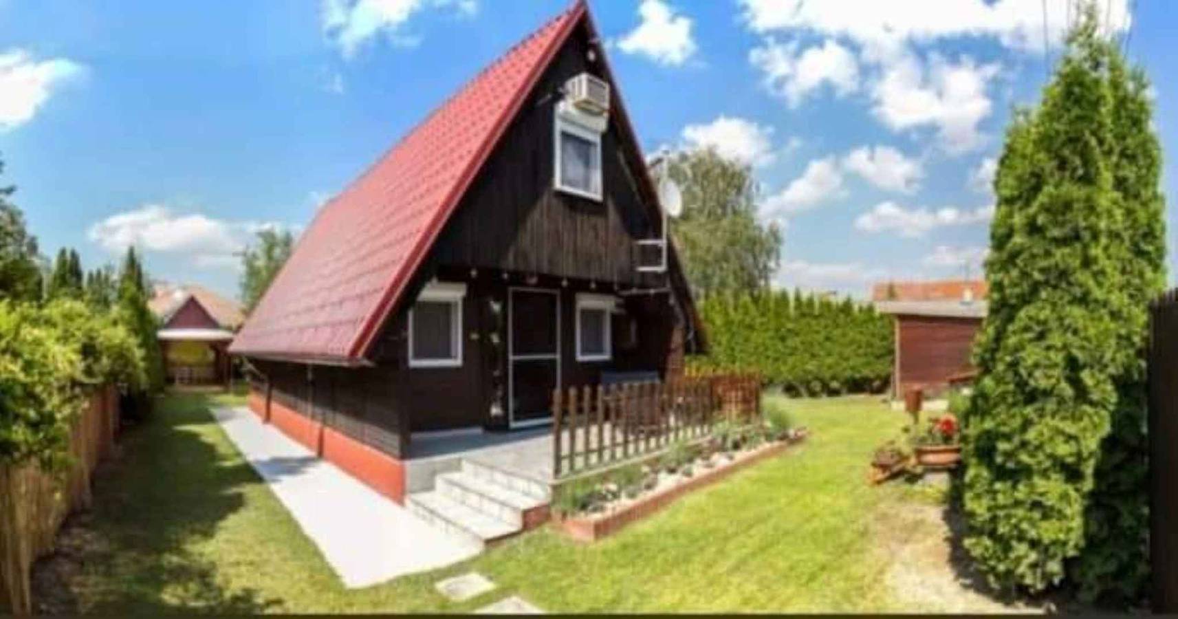 Ferienhaus mit Klimaanlage und Gartenpavillon  in Balatonkeresztur, Plattensee Südufer