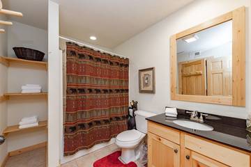 Log Cabin for 8 Guests in Deep Creek Lake, Garrett County, Picture 1