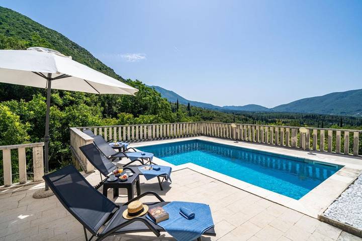 Villa pour 7 personnes, avec jardin et piscine