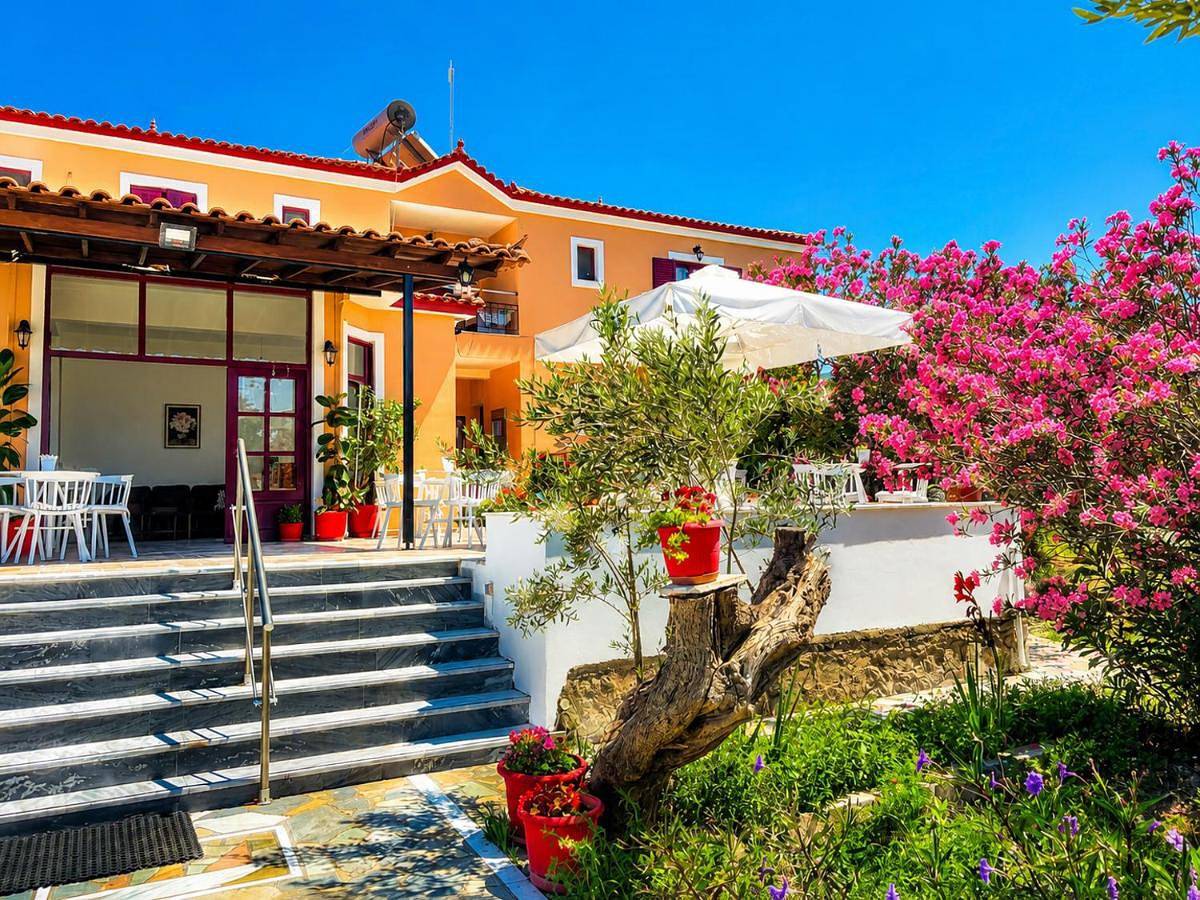 Nakellis Studios in Petra (Griekenland), North Aegean Islands