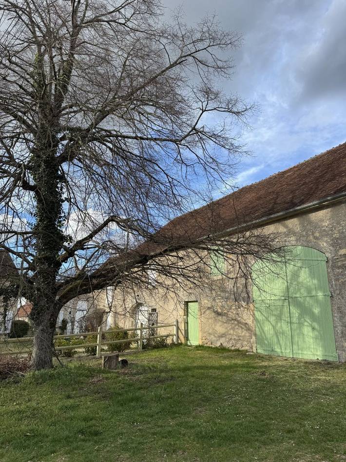 Gîte pour 6 personnes, avec jardin dans Champvoux