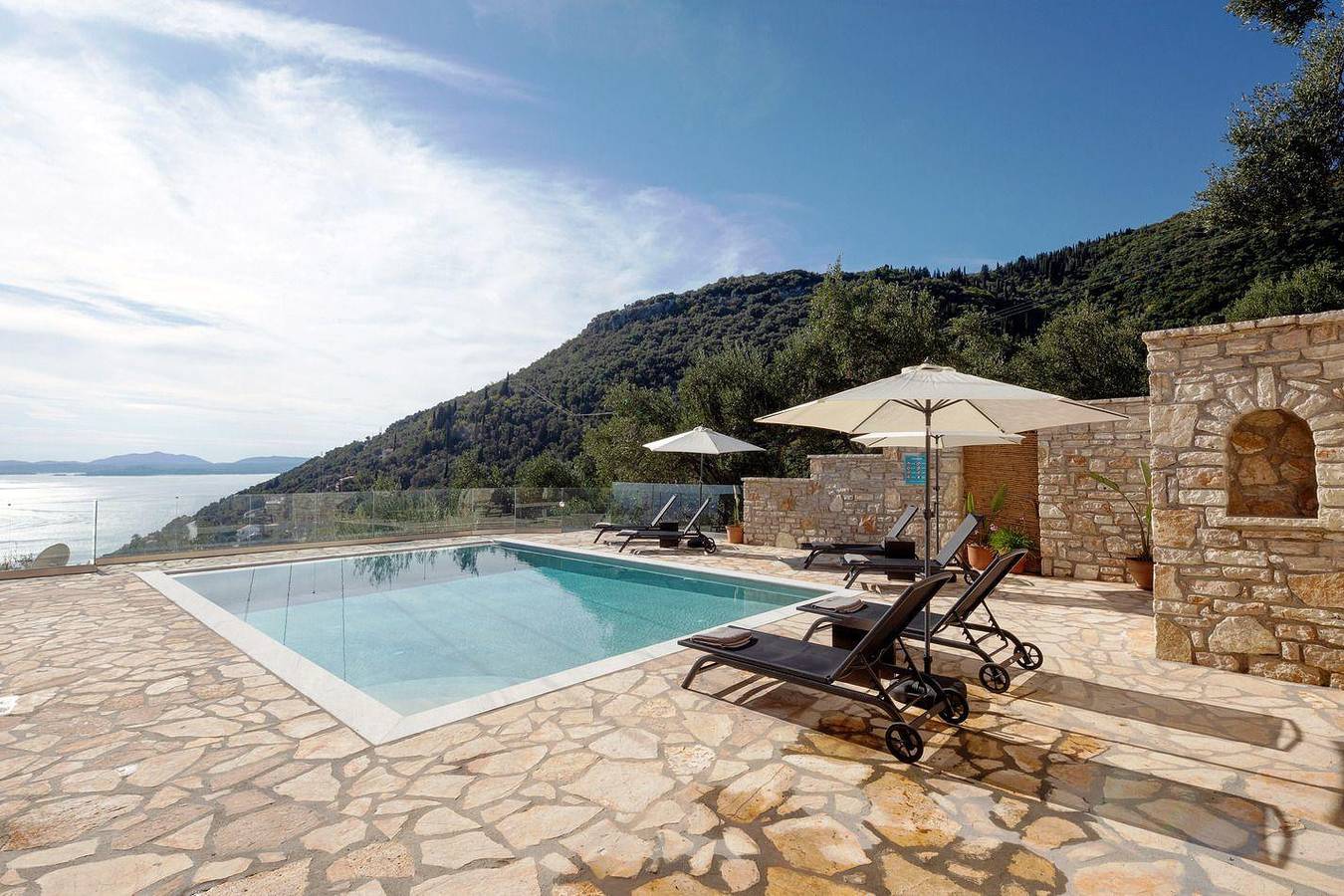 Amazing 3 bedroom villa with stunning sea views in Kentroma, Corfu