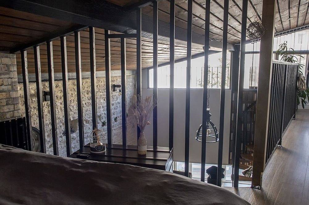 Entire apartment, 💝 The Palace of Dreams 💝 jacuzzi hammam dream garden in Niort, Niort region