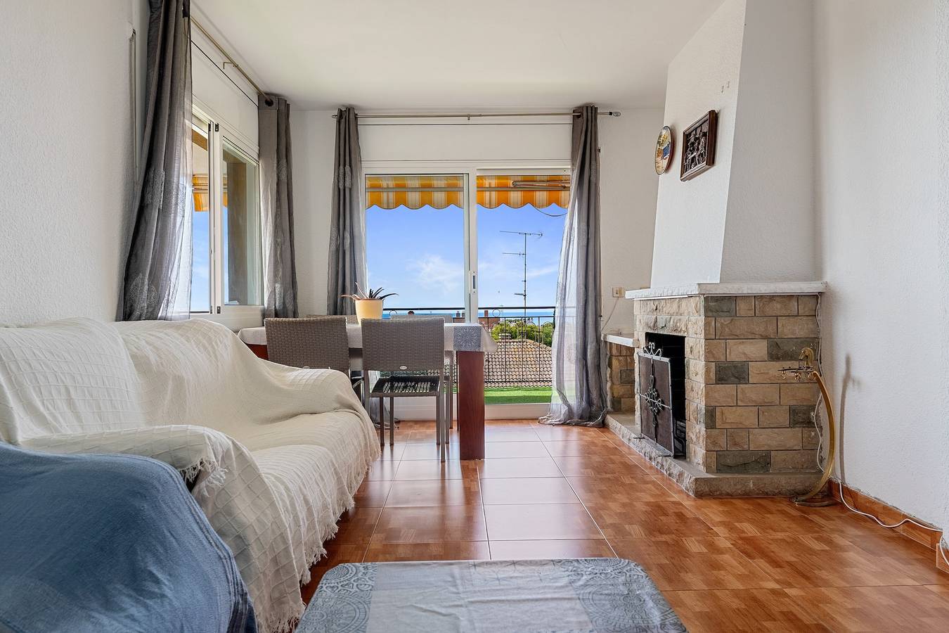Appartement entier, Appartement 'Apartamento Segur Calafell' avec vue mer, piscine partagée et Wifi in Segur de Calafell, Calafell