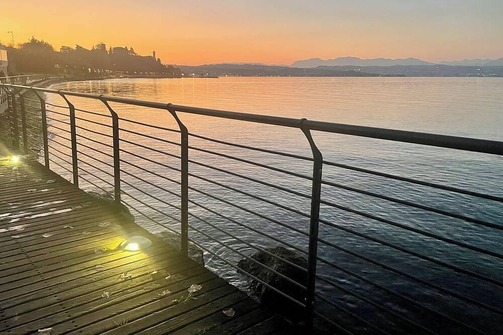 Entire apartment, Doctor House - Chic apartment a stone's throw from the lake in beautiful Desenzano in Rivoltella del Garda, Desenzano del Garda