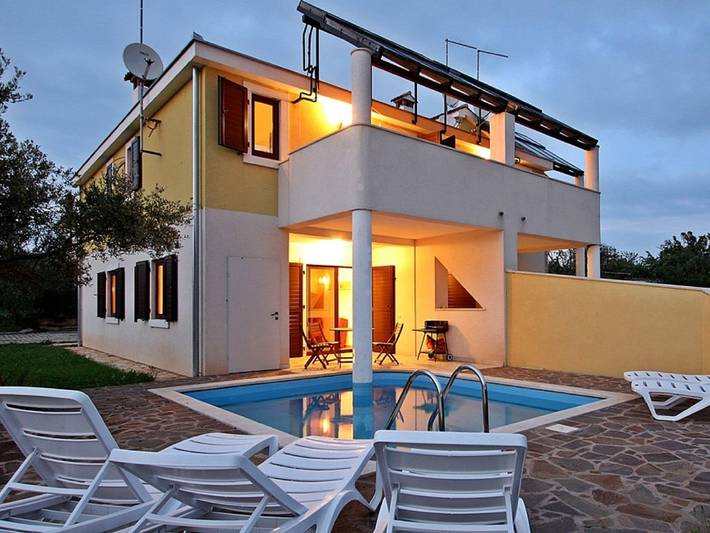 Ferieudlejning for 6 personer, med balkon og pool i Istrien