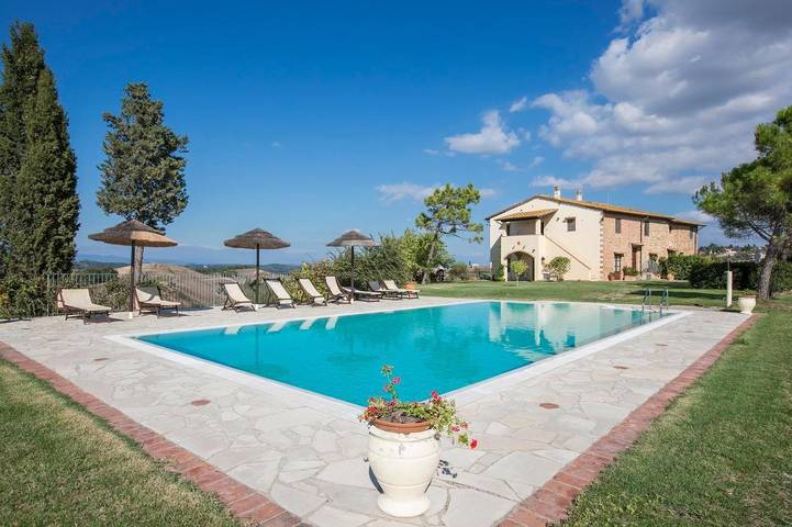 Agriturismo per 4 persone, con Terrazza e Giardino nonché Piscina e Panorama a Montaione