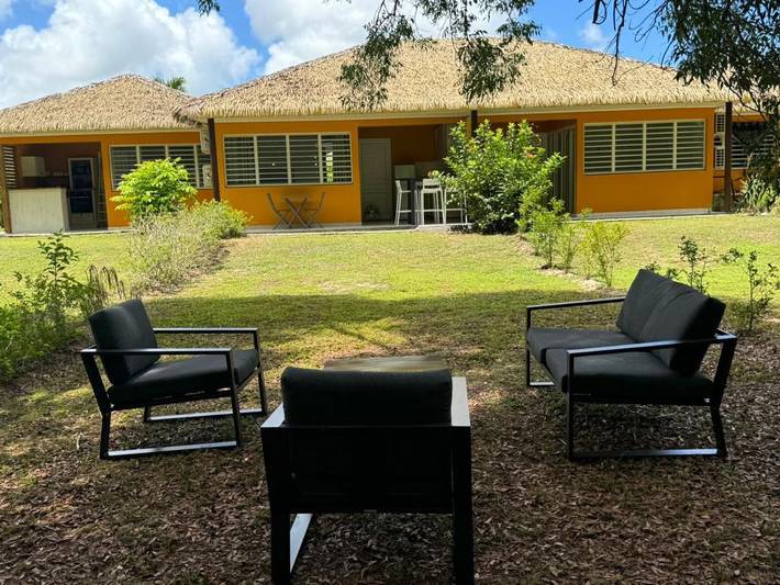 Gîte pour 4 personnes, avec terrasse ainsi que jardin et piscine dans Plage de Folle Anse - 2