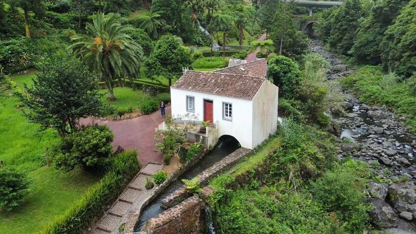 Casa rural para 2 personas, con vistas al lago además de jardín y vistas, Se admiten mascotas en Azores