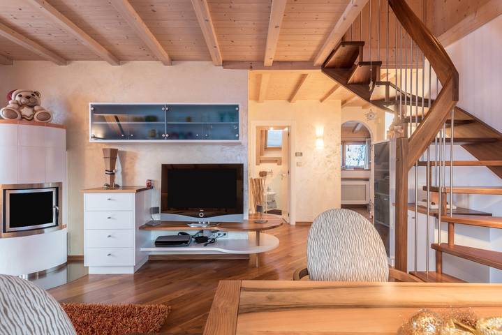 Hel lägenhet, Charming Apartment "Sahara" in Villa Anina with Pool in Klobenstein, Ritten