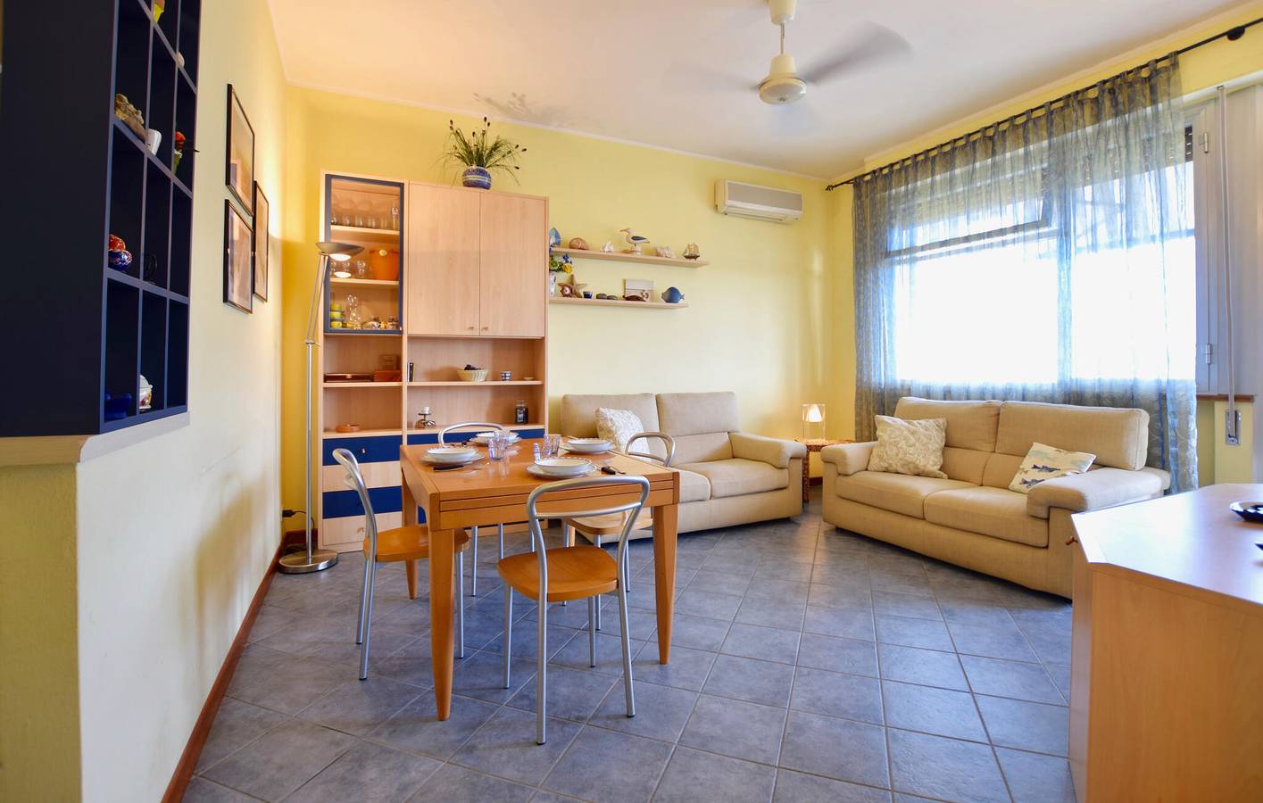 Apartamento vacacional entero, Apartamento con vistas al mar, aparcamiento, aire acondicionado e Internet cerca de Bagno Palazzo della Spiaggia in Lido di Camaiore, Costa de la Maremma