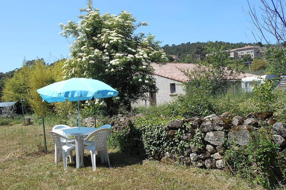 Le gîte lavande au calme en Ardèche Méridionale in Banne, Parc national des Cévennes