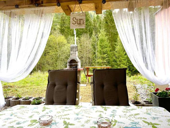 Ferienwohnung für 10 Personen, mit Ausblick und Pool sowie Garten