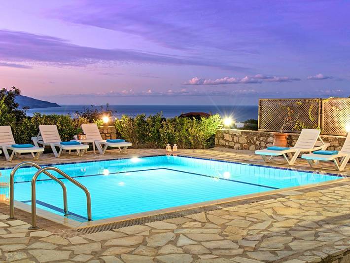 Ferienhaus für 10 Personen, mit Garten und Seeblick sowie Terrasse - 1