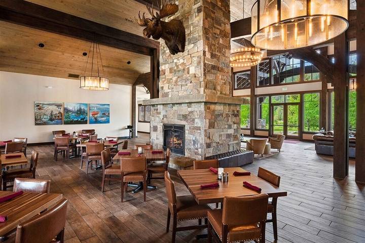 Vacation rental for 8 people, with hot tub and terrace in Lake Pend Oreille