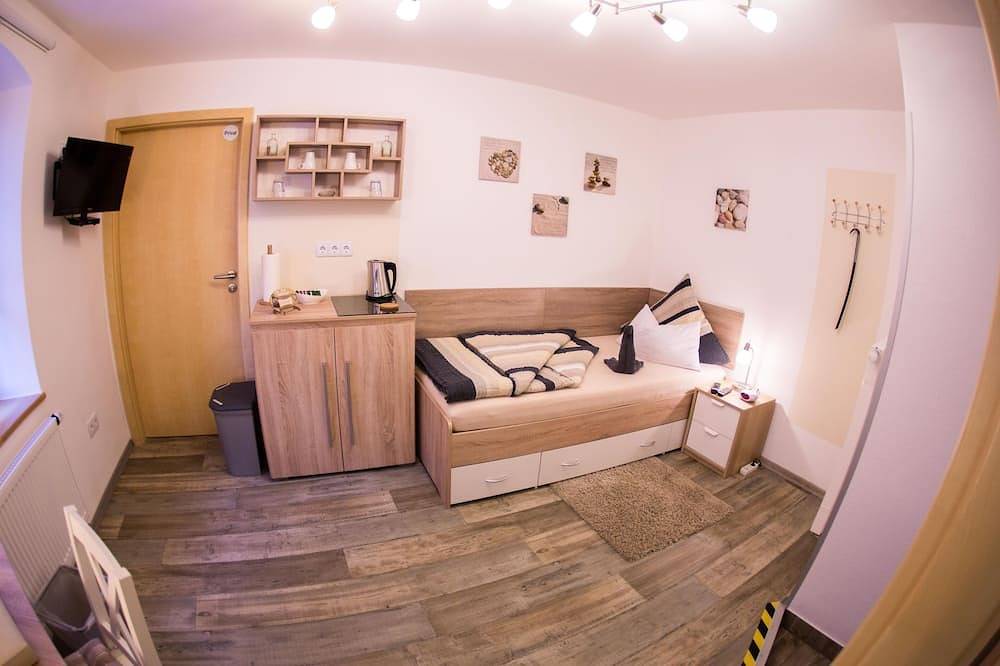 Ganze Wohnung, Steinzimmer - Kleines, modernes Einzelzimmer Nähe Musikhaus Thomann in Burgebrach, Steigerwald