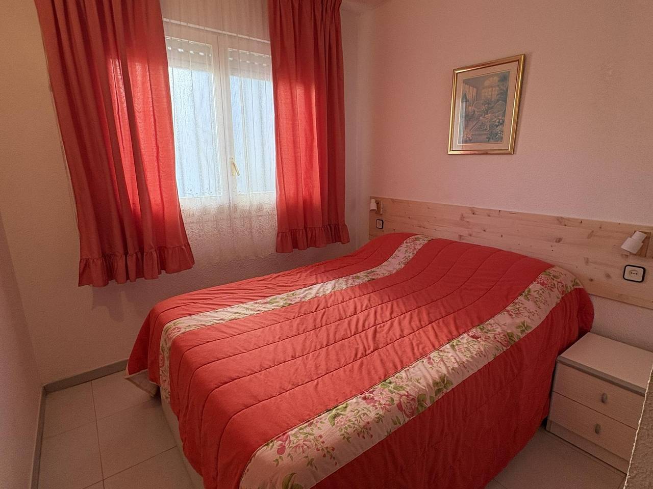 Entire apartment, Charming 2-Bedroom Apartment near Sierra de Irta Park in Peñíscola in Peñiscola, Costa del Azahar