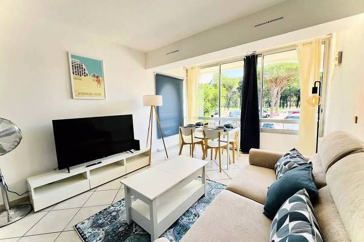 Gîte pour 4 personnes, avec piscine dans Port Gregau