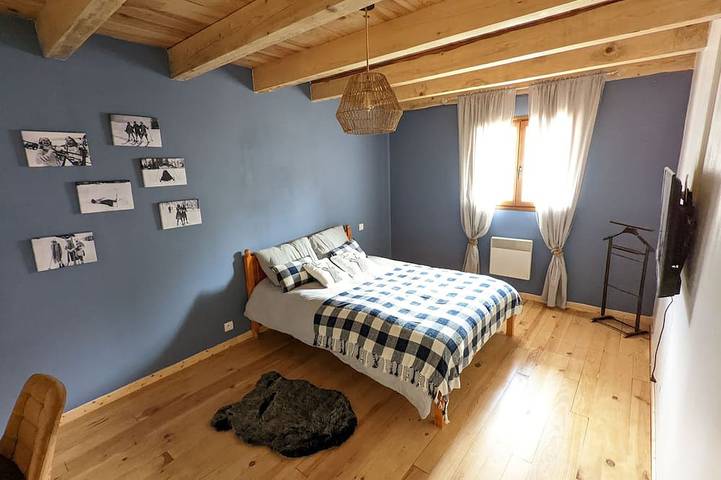 Gîte pour 8 personnes, avec terrasse ainsi que jardin et jacuzzi à Colmars - 4