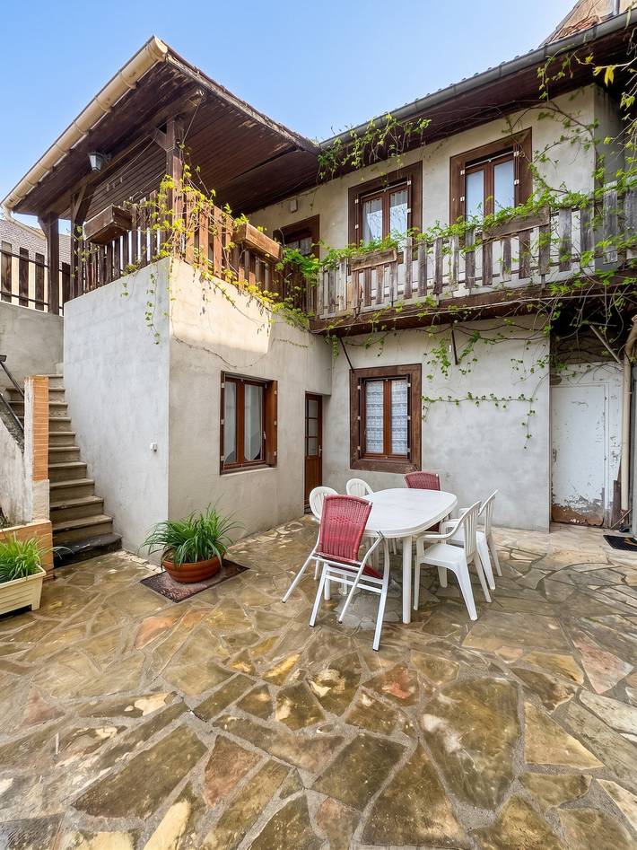 Gîte pour 2 personnes, avec Terrasse à Néris-les-Bains