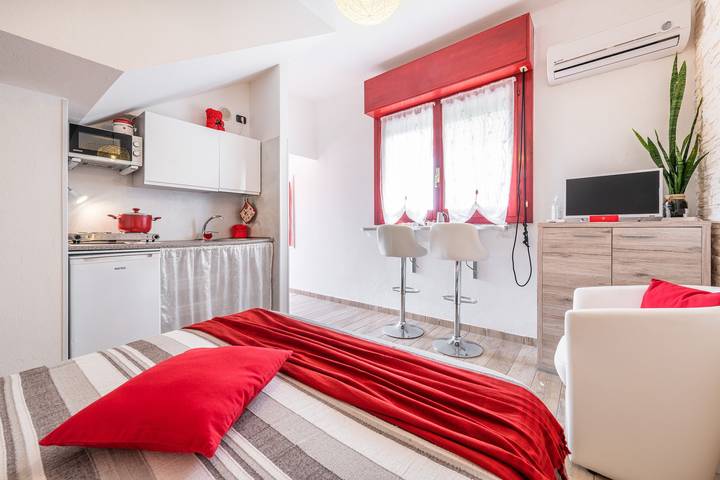 Entire apartment, Holiday Apartment Stella Rossa with A/C and Wi-fi in Crabonaxa/Villasimius, Villasimius