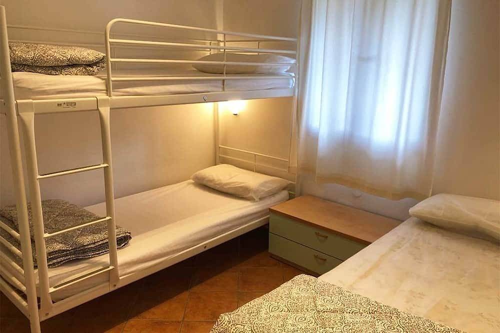 Ganze Wohnung, Direkt vom Eigentümer - mit eingezäunt Garten in Idro, Gardasee-Berge