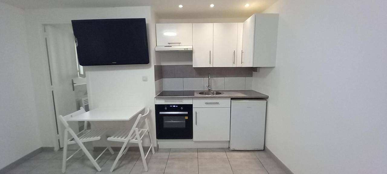Appartement entier, One-Bedroom Apartment in Gagny, Seine-Saint-Denis