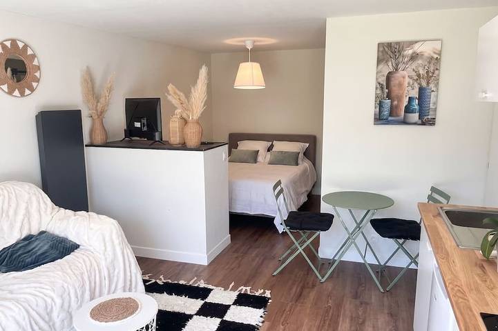 Gîte pour 4 personnes, avec Jardin à Carignan-de-Bordeaux - 2