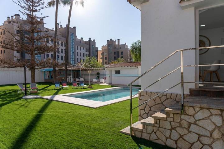 Casa rural para 10 personas, con piscina y terraza en Torremolinos - 2