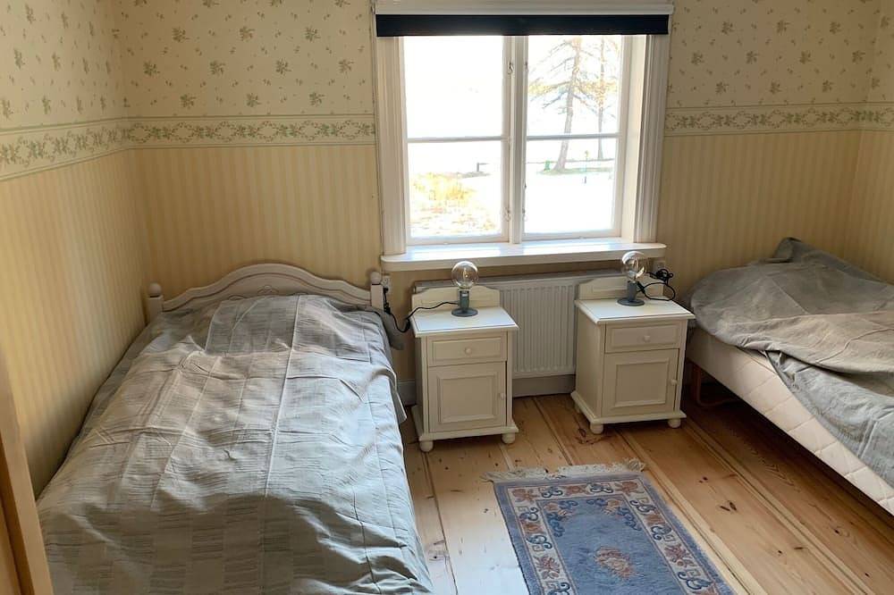 Gemütliches Landhaus aus den 1850er Jahren, sorgfältig renoviert, moderne Küche und Wäscherei in Smedjebacken, Dalarna