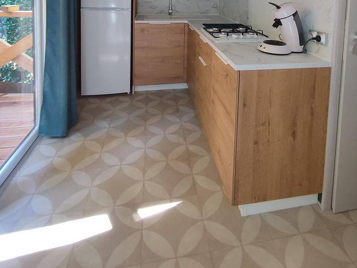 Flower Camping du Lac de la Seigneurie - Mobilheim 4 personen - Cottage Ohara Côté Jardin Premium - 30m²-2 Zimmer -Terrasse halb überdacht- Waldblick- Lv 4 pers. in Leval, Territoire-de-Belfort