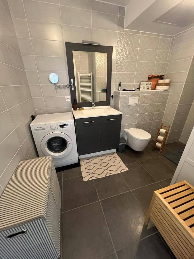 Gîte pour 2 personnes, avec terrasse ainsi que vue et vue sur le lac, animaux acceptés à Excenevex - 3