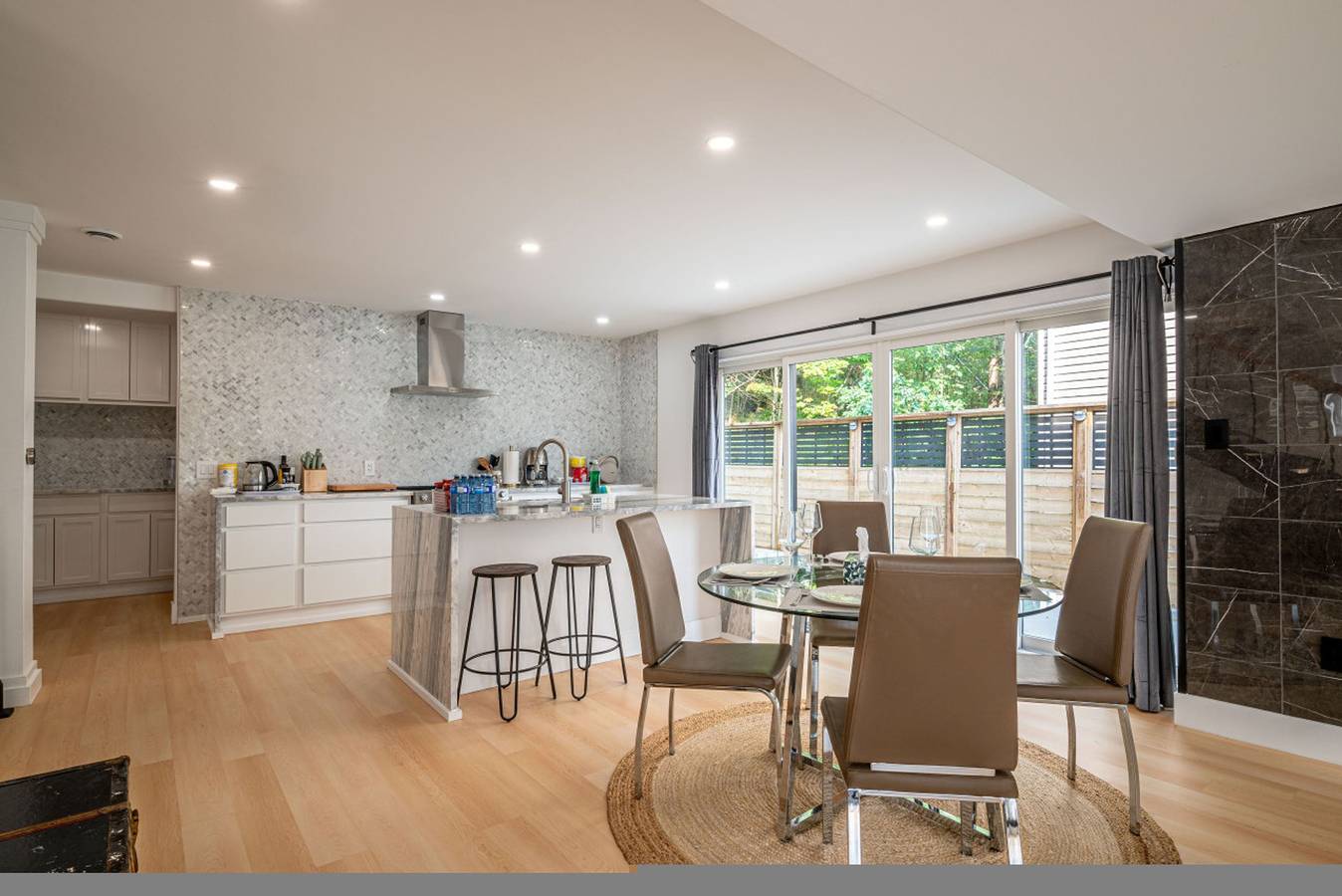 Oceanview Modern Home in Central Halifax in Halifax, Nuova Scozia