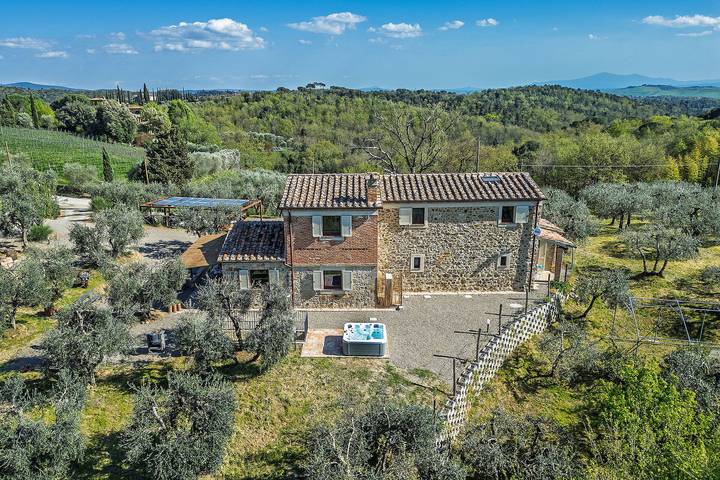 Villa per 8 persone, con Idromassaggio e Giardino a Monti
