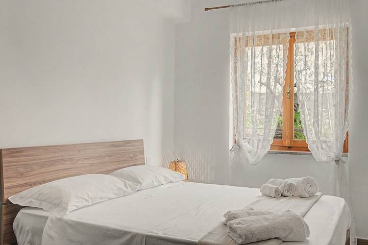 Room 'Maia Comfort' with Shared Garden, Wi-Fi and Air Conditioning in Oliveto Citra, Salerno Province