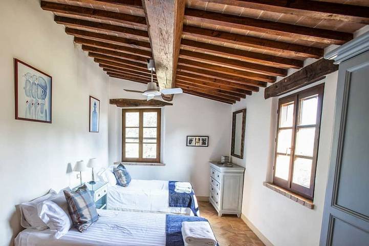 Villa Condotti - Cinco Habitaciones Villa, Capacidad 12 in Montone (Italia), Valtiberina