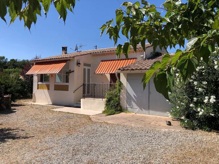 Villa 'Maison La Ribière' con piscina privata, terrazza privata e Wi-Fi in Entrecasteaux, Brignoles e dintorni