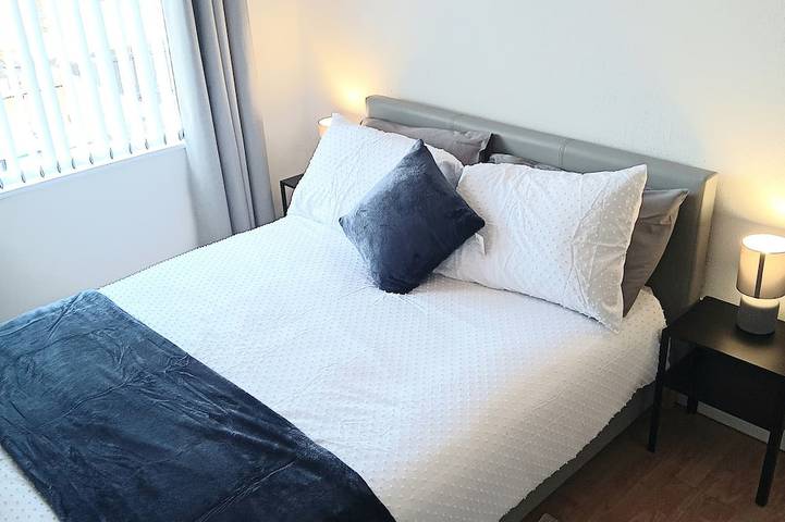 Renovated 3 bedroom House, 3 miles from city centre, Belfast City Hall. in Belfast, Grafschaft Antrim
