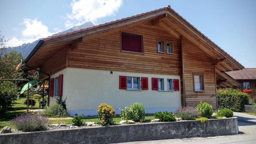 Location de vacances pour 6 personnes, avec jardin à Aeschi bei Spiez - 2