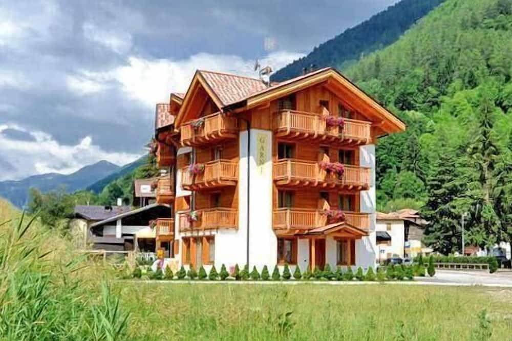 Ganze Wohnung, Zwei-Zimmer-Wohnung mit Terrasse in Mestriago, Commezzadura